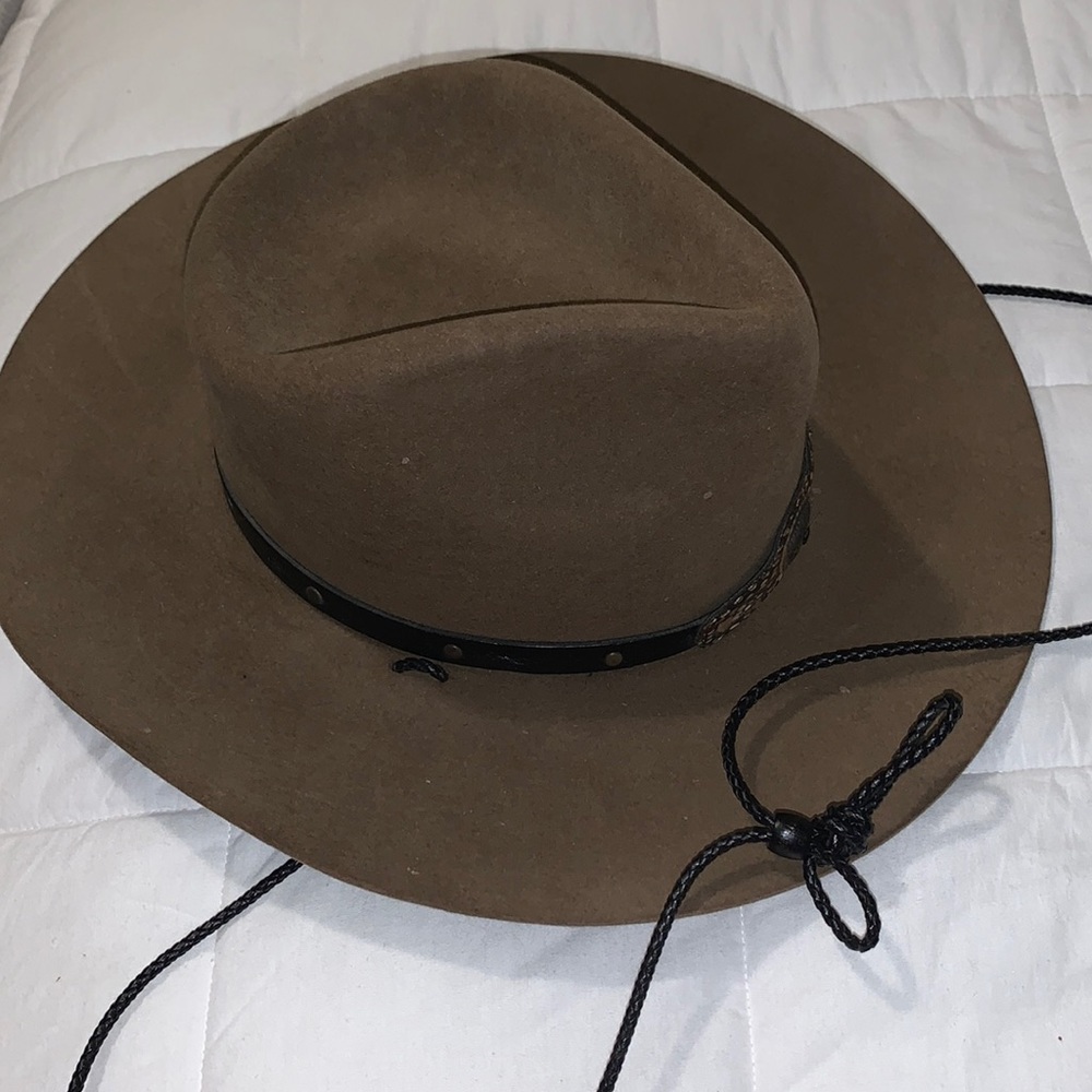 Almont Sadderly cowboy hat